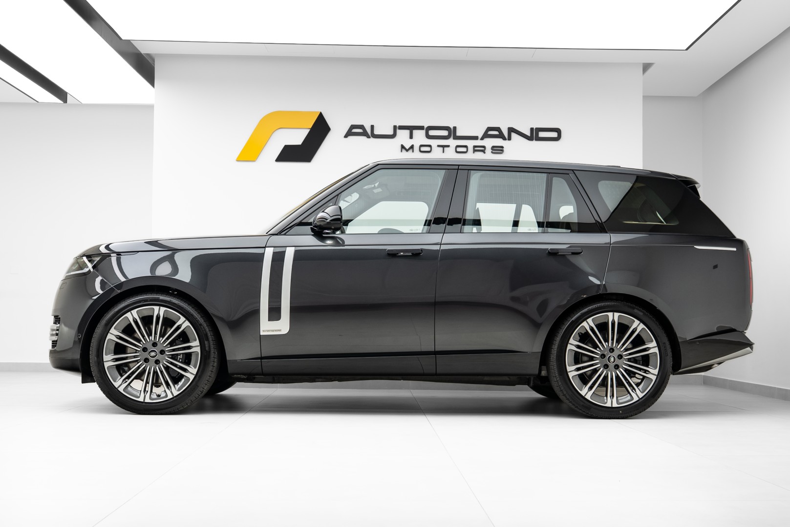 2025 RANGE ROVER P530 AUTOBIOGRAPHY LWB | MAIN DEALER WARRANTY 5 YEARS